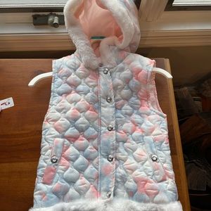 Little Lass vest with hood